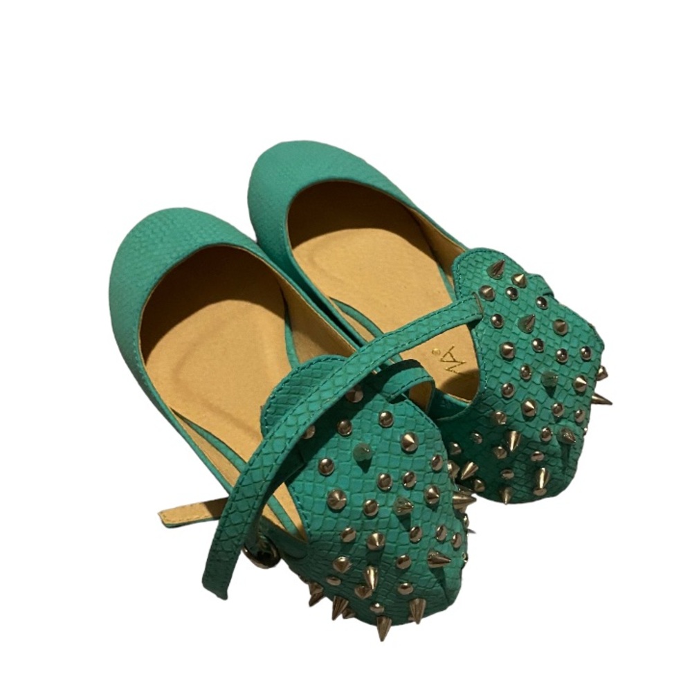 Anna Spike Flats shoes